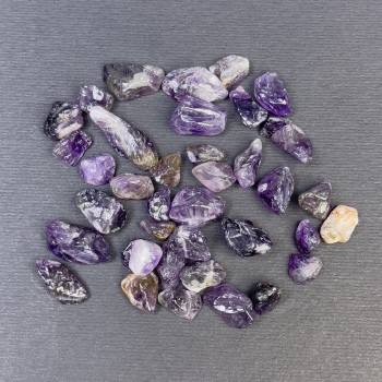 (per 100 g ±) Natural amethyst galet chips without holes 7-12×6-9 mm (+-)
