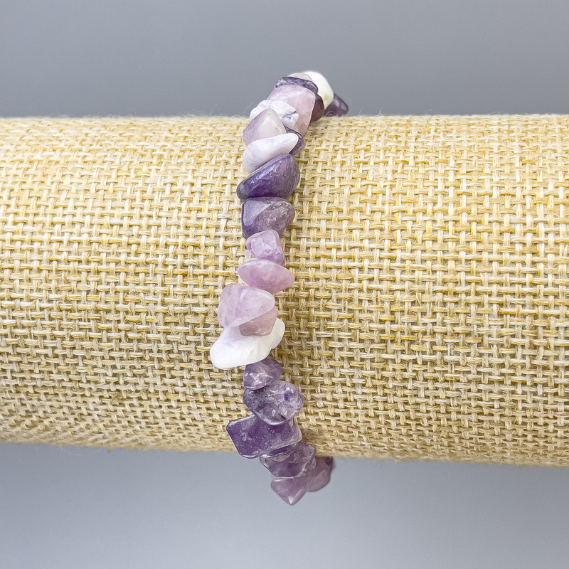 Lepidolite chip bracelet, diameter 7x3 mm ±, length 18 mm ±, stretch