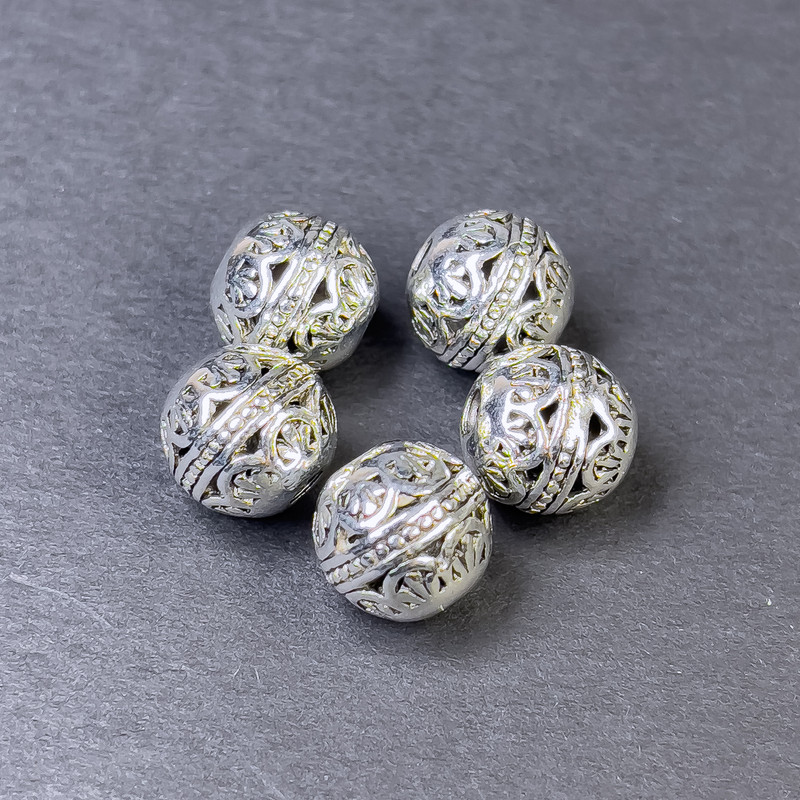 Bead finding insert, silver metal color, 10x10 mm diameter, hole diameter approx. 5 mm, diameter 2.5 mm ±, packaging 5 pcs