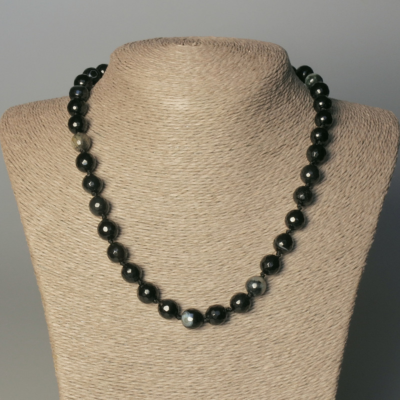 Agate bead necklace, faceted bead, 10 mm diameter ±, 50 mm length ±, with clasp