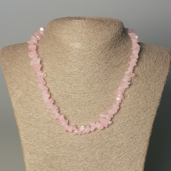 Rose Quartz Chip Necklace, diameter 8x6 mm+-, length 45 mm+