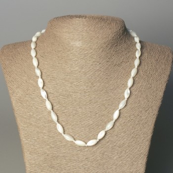 Mother-of-Pearl Bead Necklace, grain-shaped, diameter 12x6 mm, length 50 mm +/-
