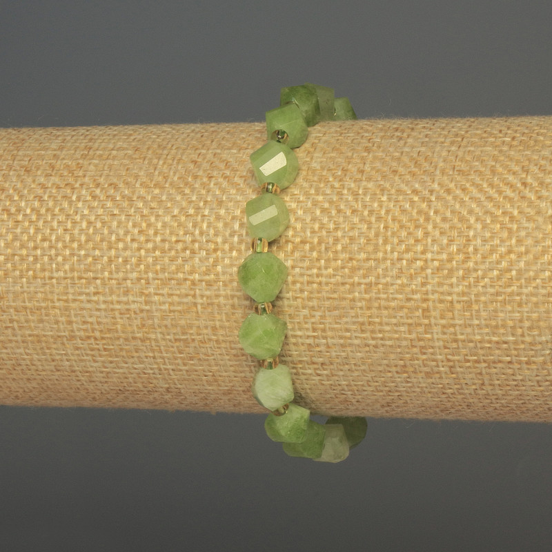 Chrysoprase Olivine Bracelet, Faceted Rhombus Beads, 7.5×6 mm, ± with 3 mm beads, ± length 18 mm, stretch