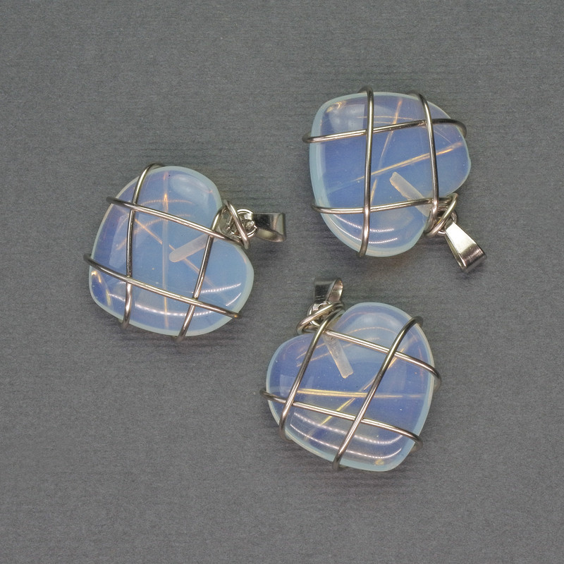 Moonstone Heart Pendant in a Silver Weave, diameter 21x21 mm, length 27 mm+-