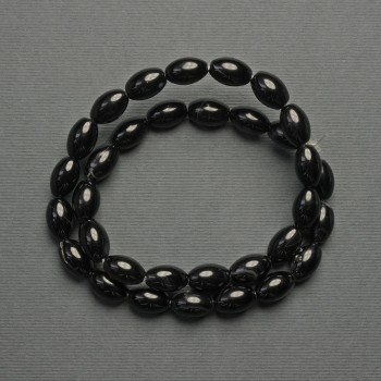 Seed-shaped Agate Beads, 12x8 mm diameter +/- on thread, length 39 cm+