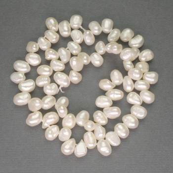 Freshwater white oval pearls on a thread, diameter 7×7–9 mm, length 40 cm
