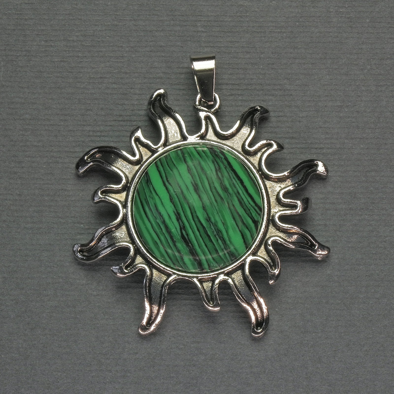 Sun Malachite Pendant, 42 mm (+/-), length 48 mm (+/-), silver-toned metal