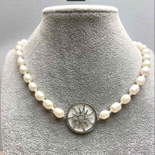 Freshwater Pearl Necklace with Oval Pearls, 10×7 mm, Sun Inset in Mother-of-Pearl, 25 mm Diameter, Length 46 cm, with Silver-Colored Metal Clasp