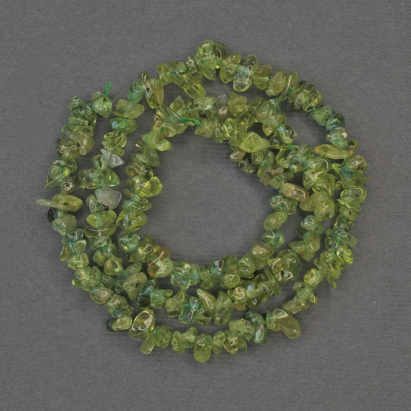 Chrysoprase chips beads, 5×3 mm, on thread, length about 40 cm