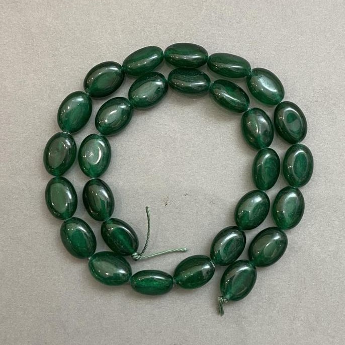 Chrysoprase Oval Beads, diameter 13x10mm, on thread, length 39cm+