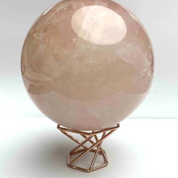 (for 100 g) Pink Quartz Souvenir Ball Assortment by Size (weight from 1000 g)