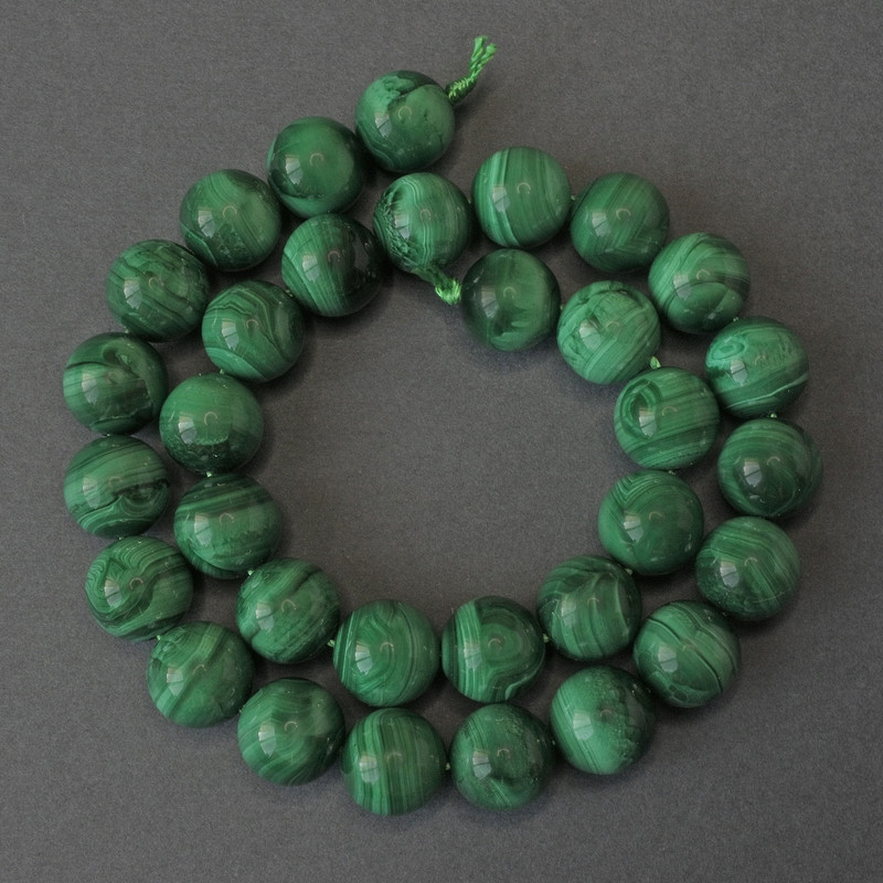 Malachite Beads, Smooth Round Spheres, 12 mm Diameter, 39 cm Length on Thread
