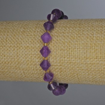 Sugilite bracelet with a faceted rhombus, 8×8 mm ±, with 3 mm beads ±, stretch length 18 mm ±