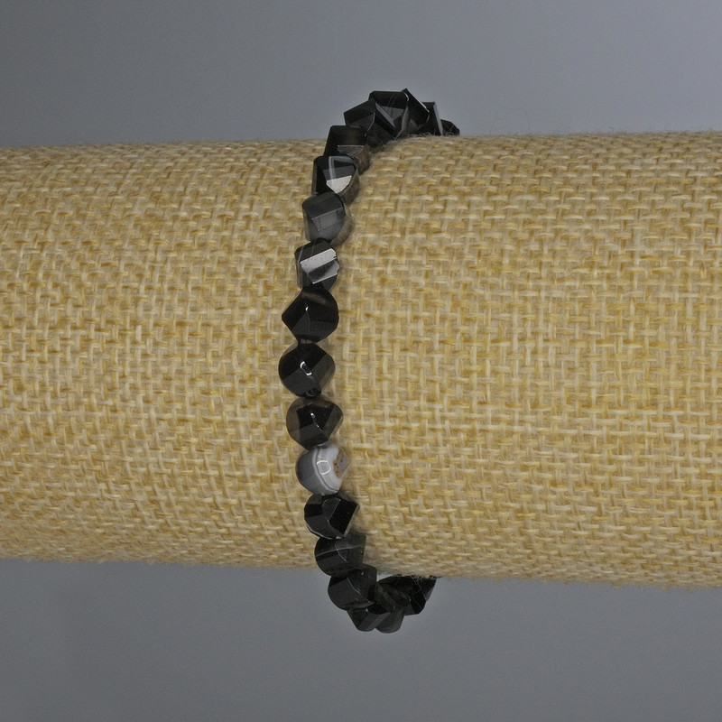 Agate Bracelet with Faceted Rhombus Beads, diameter 6×5 mm, length 18 mm, stretch