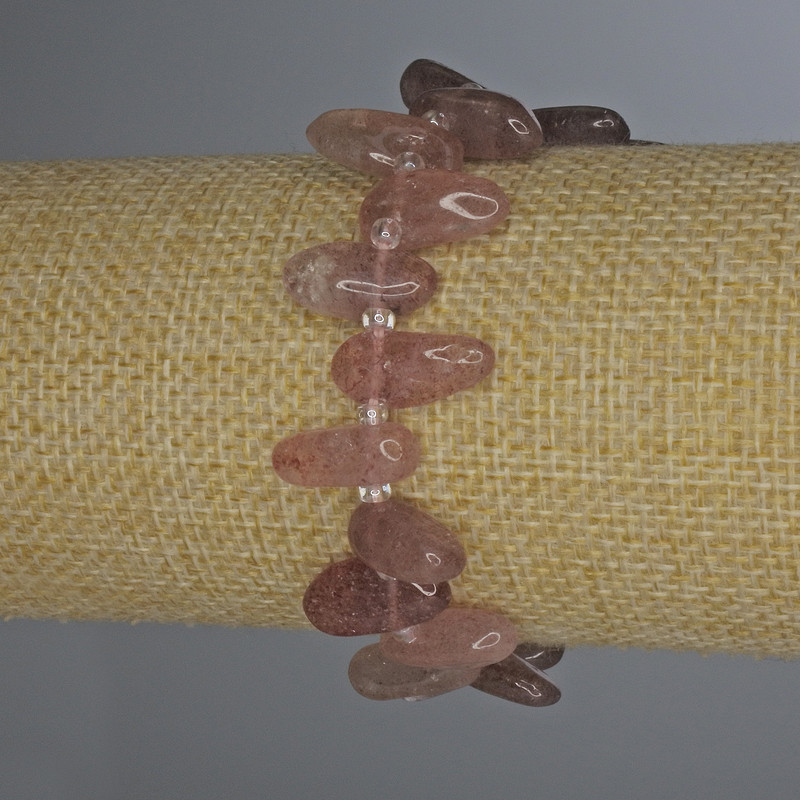 Bracelet Strawberry Quartz, tumbled, diameter 12–16×8–12 mm ±, with beads, length 18 mm ± stretch
