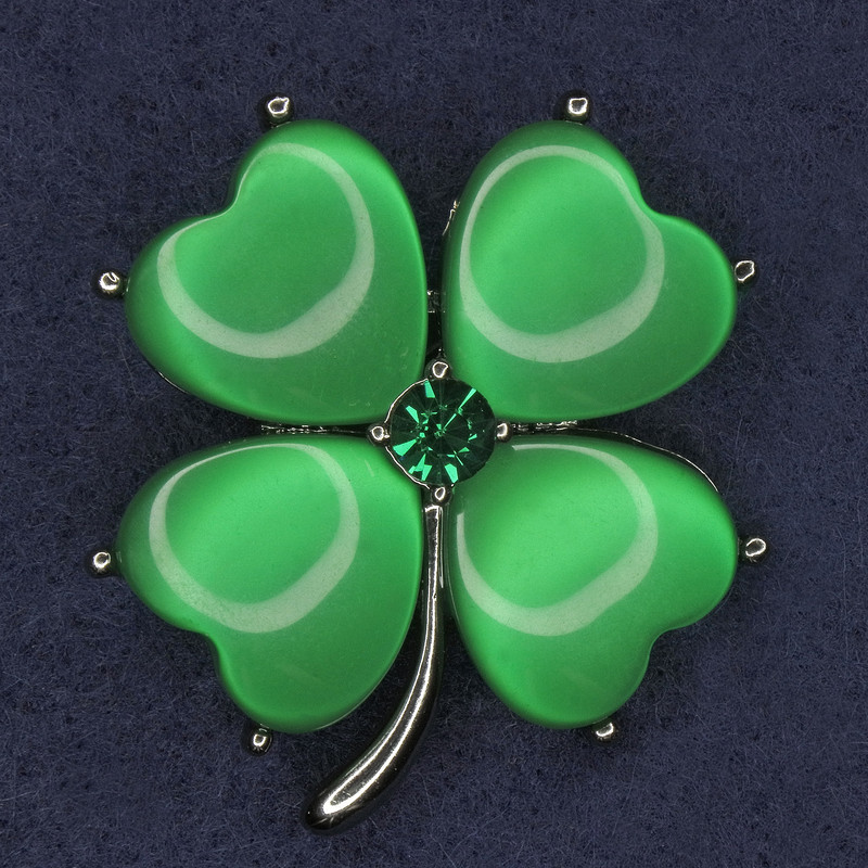 Shamrock Brooch with Green Cat's Eye Crystal, Silvery Metal, Diameter 36×40 mm +