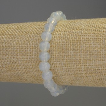 Moonstone bracelet with smooth 8mm beads +/-, length 18mm +/- stretch