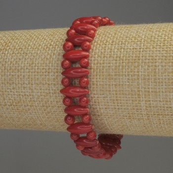 Coral bracelet on a double thread, rice beads 13×5 mm, with 4 mm smooth beads, length 18 cm (stretch)