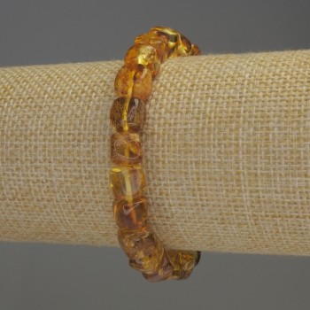 Amber Bracelet Smooth Cube 7x7 mm +/-, Length 18 mm +/- Stretch