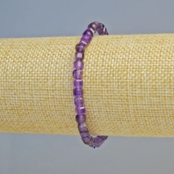 Bracelet with natural amethyst, faceted cube beads, 4 mm diameter +/- (stretch), length 18 cm+