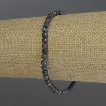 Sapphire Faceted Cube Bracelet, 4 mm Diameter, 18 cm Length, Stretch