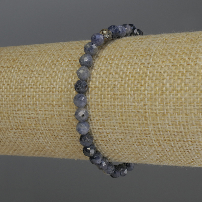 Sapphire Bracelet with Faceted Bead, 6 mm Diameter, 18 cm Stretch