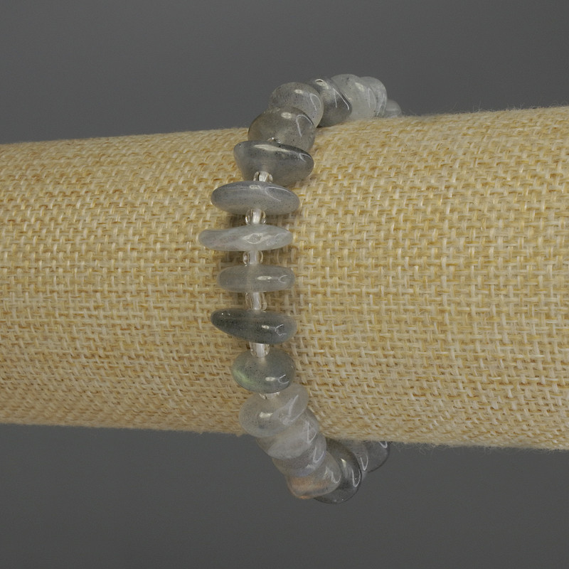 Labradorite chips bracelet, diameter 10-14×3 mm ±, seed beads 3 mm ±, length 18 cm stretch