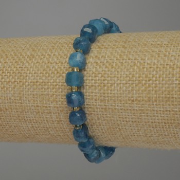 Faceted Apatite Cube Bracelet, diameter 7x6 mm ±, length 18 mm ±, stretch