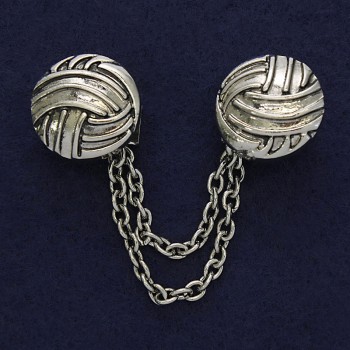 Cardigan brooch in silver metal, diameter 20 mm ±, chain length 9 cm ±