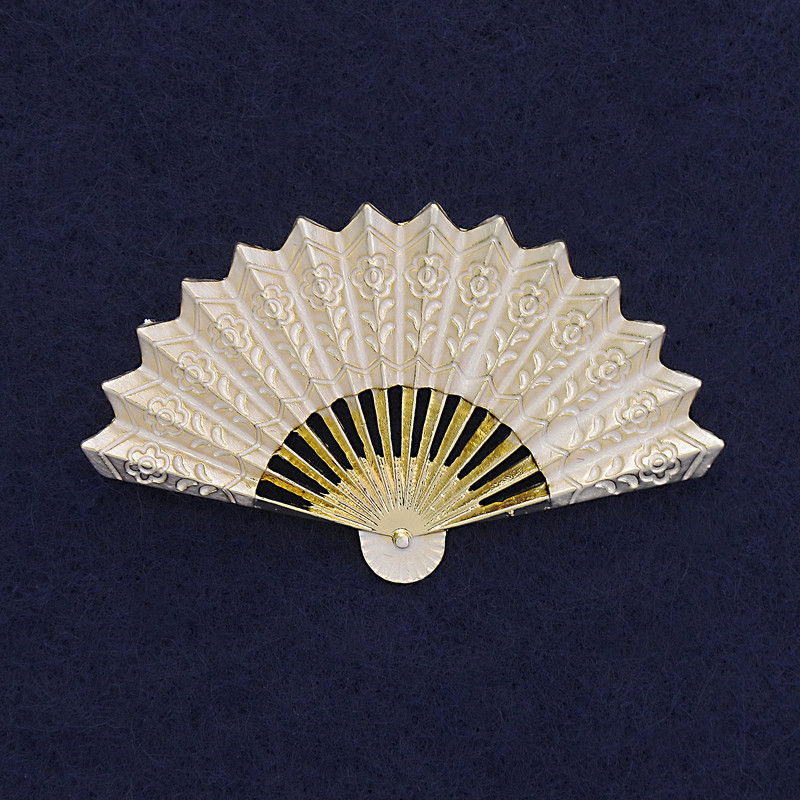 Brooch Fan White Enamel Gold-toned Metal 54x33mm+
