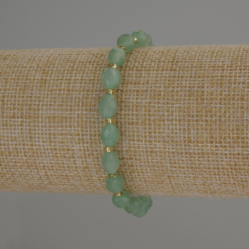 Bracelet Jade Faceted Grain, 8×6 mm diameter ± with 3 mm seed beads ±, length 18 cm stretch