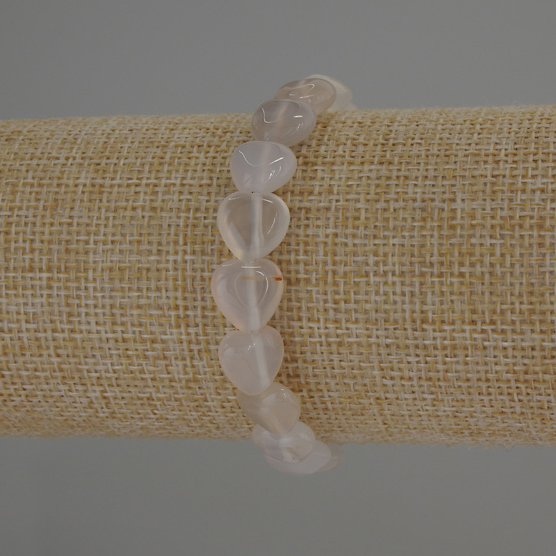 Agate bracelet with natural stone, heart-shaped, diameter 10x10 mm, length 18 cm (stretch)