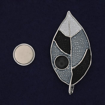 Magnetic Brooch Multicolor Cat's Eye Silver-Tone Metal 65x31mm+