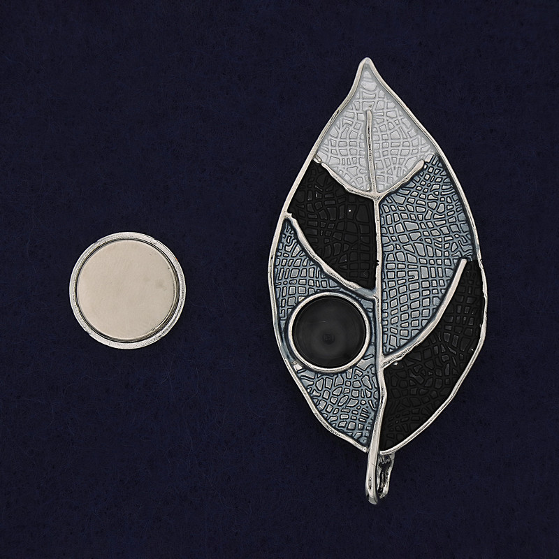 Magnetic Brooch Multicolor Cat's Eye Silver-Tone Metal 65x31mm+