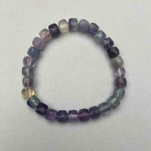 Bracelet with natural fluorite, faceted cube beads, 7×7 mm diameter, 18 cm length, stretch