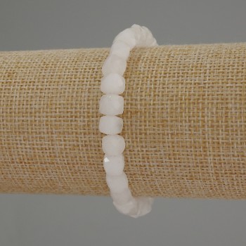 Bracelet with white quartz faceted cube beads