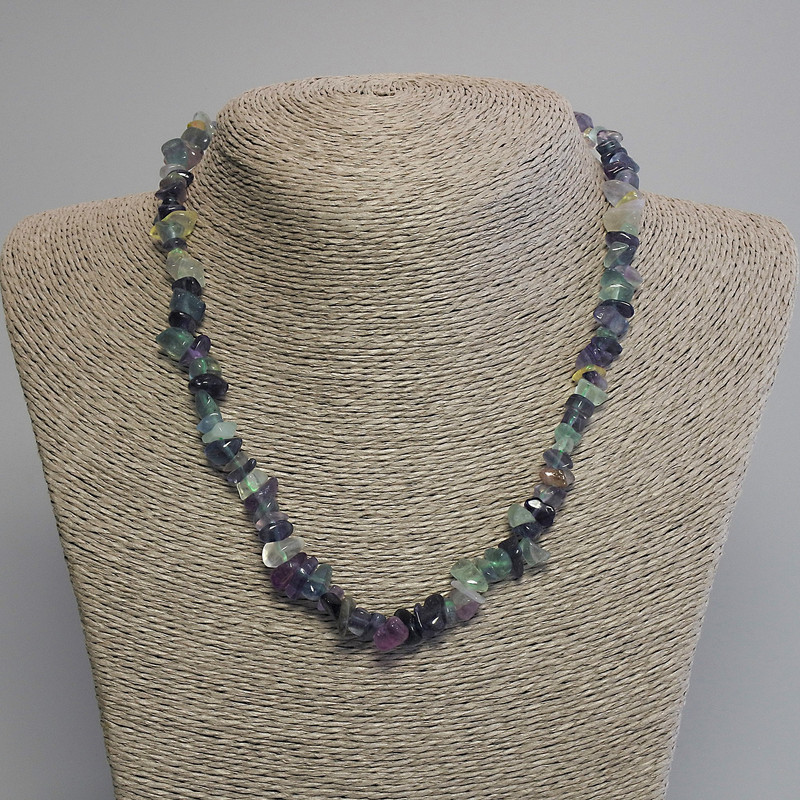Fluorite chip necklace, diameter 8-12×3-5 mm, length 45 cm ± with clasp