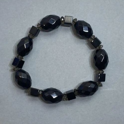 Bracelet with imitation agate cube 6mm, faceted bead 16x12mm, smoky topaz rondelle 6x3mm, length 18mm, stretch