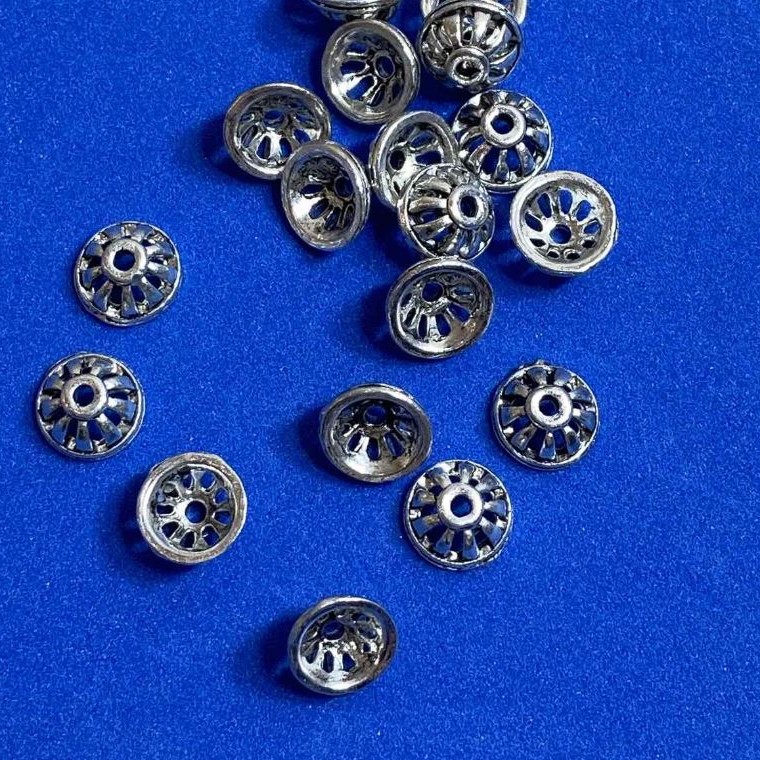 Bead cap findings, silver-tone metal, 9x1 mm diameter ±, hole diameter approx. 2 mm ±, packaging 20 g (approx. 35 pcs)