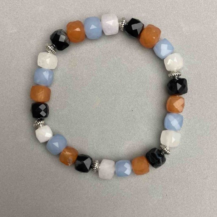 Bracelet Assorted Faceted Cube, 7x7 mm diameter, 18 mm length, stretch