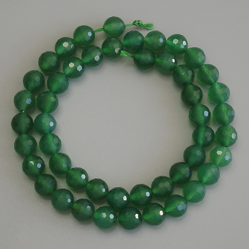 Chrysoprase beads, faceted ball, 8 mm diameter ±, 37 cm length on thread
