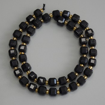 Faceted cube tourmaline beads 7×7mm± with 3mm seed beads on thread, length 37cm+