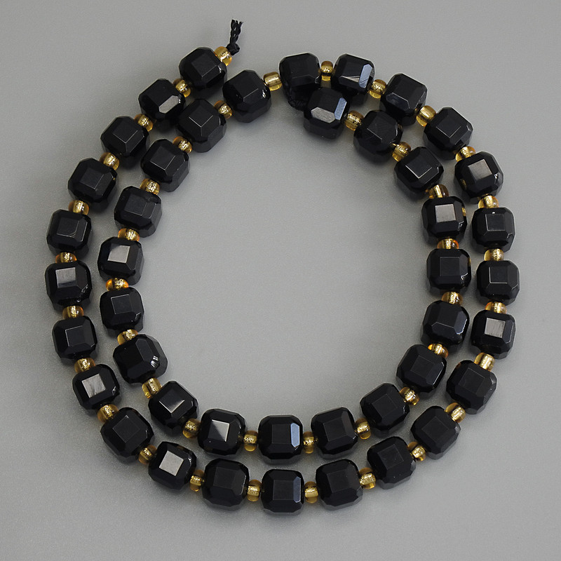 Faceted cube tourmaline beads 7×7mm± with 3mm seed beads on thread, length 37cm+