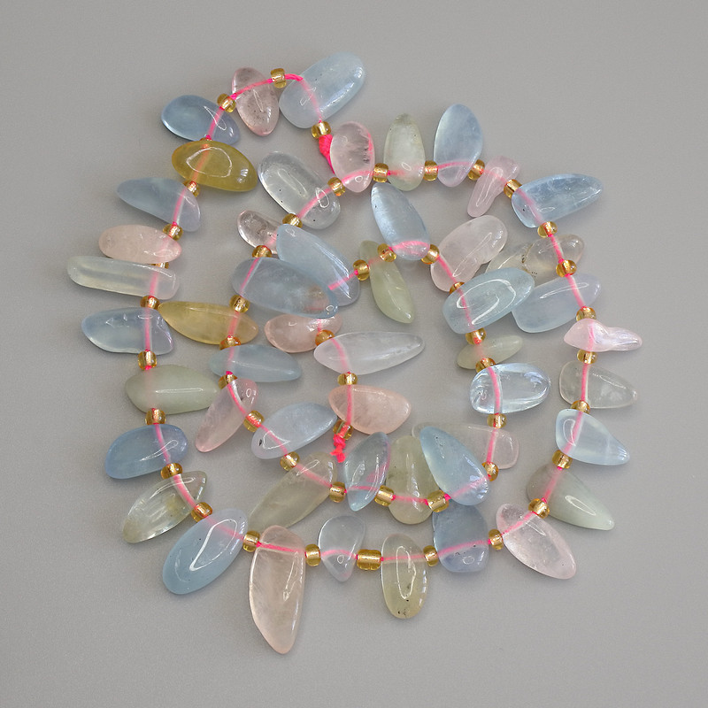 Morganite Beads, Butterfly Faceted 14–17×6–8 mm, plus 3 mm beads, on thread, length 41 cm