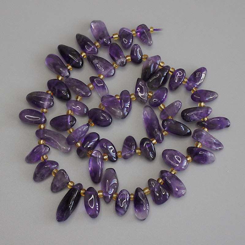 Amethyst beads, butterfly-shaped, 13x6 mm, ± 3 mm seed beads, on thread, length 39 cm
