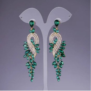Earrings with green crystals, length approx. 9 cm, yellow metal