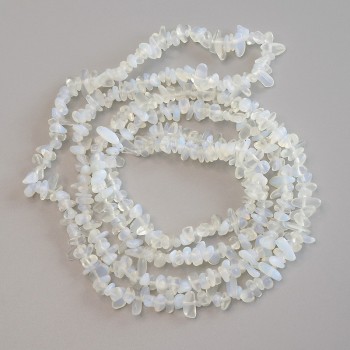 Moonstone Chip Beads, diameter 5–9×2 mm, length 86 cm on beading thread