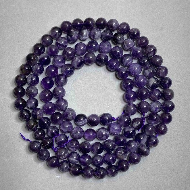 Amethyst Beads, natural stone, smooth round beads, 10 mm diameter, 39 cm length on thread