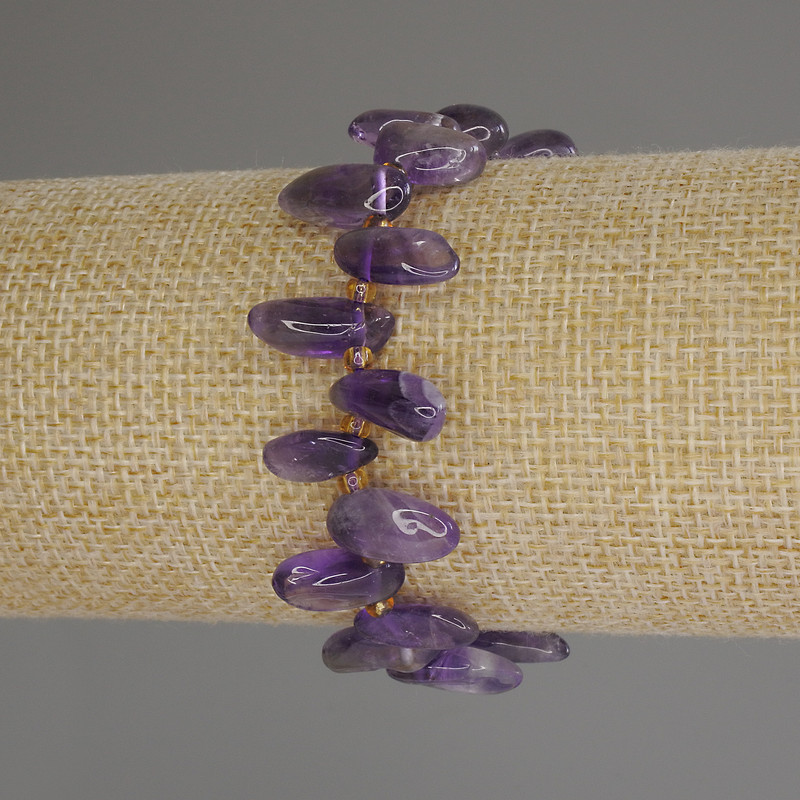 Amethyst Faceted Butterfly Bracelet 13x6mm +/- 3mm seed beads +/- length 18 cm (stretch)