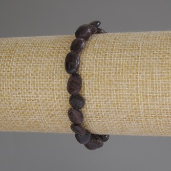 Bracelet with faceted garnet, diameter 7-10x8 mm ±, length 18 cm (stretch)